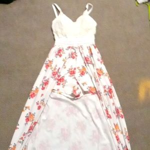 No Boundaries white with flowers  M(7-9)